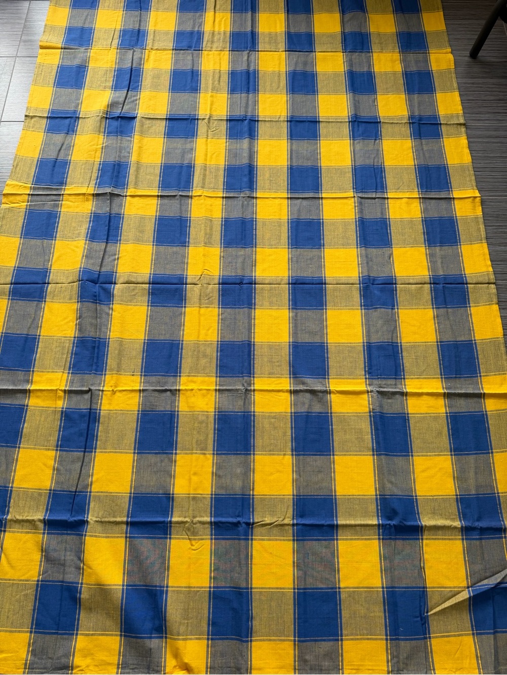 Brand new vintage 100% cotton tablecloth 102x59